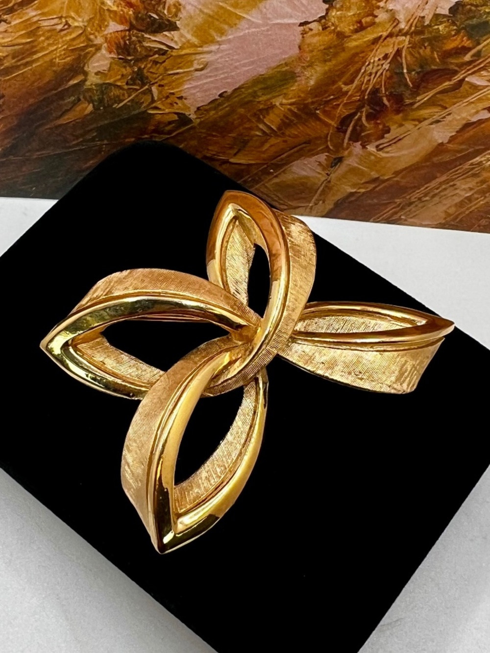 Crown Trifari Ribbon Bow Brooch